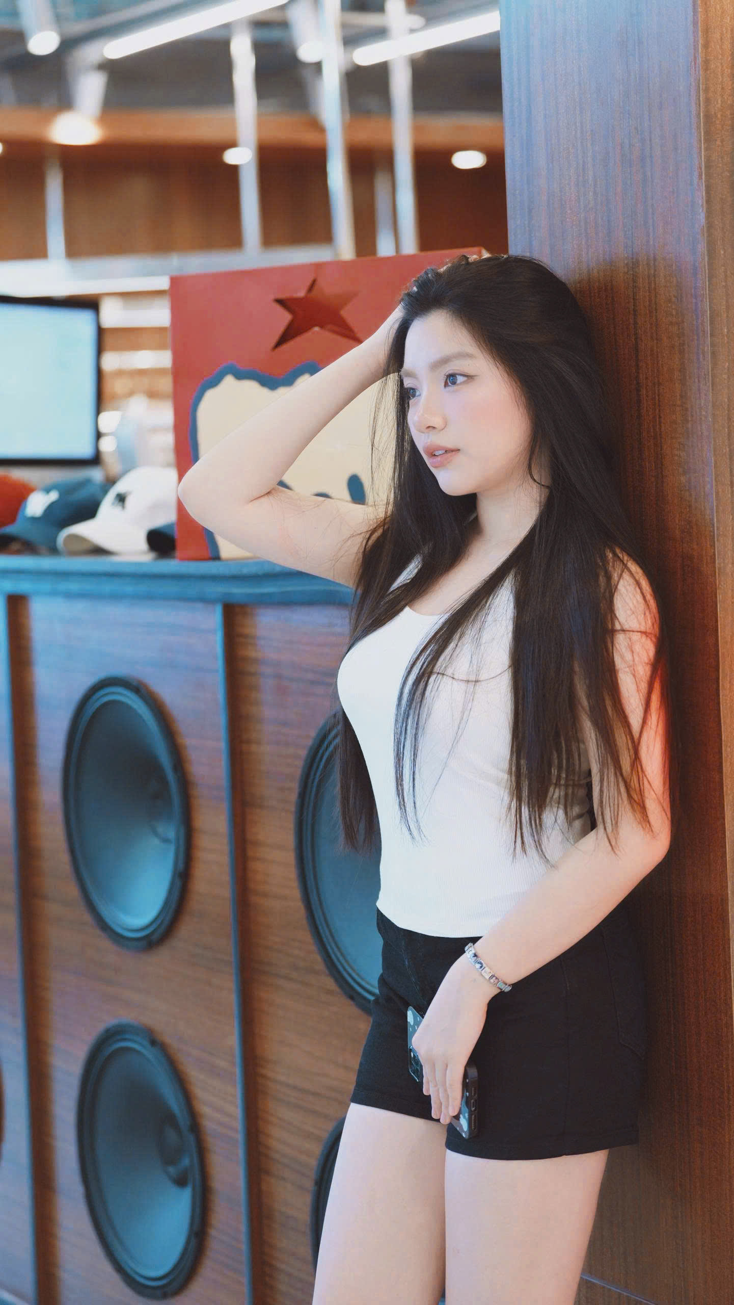 ENИI - Lang Thang Vincom